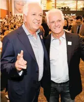  ??  ?? Les frères Paul Marciano (à gauche) et Maurice Marciano (à droite) sont encore aujourd’hui membres du CA de Guess et font face à une poursuite de leur frère Georges Marciano.