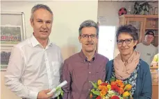  ?? FOTO: SF KIRCHEN ?? Wolfgang Bertsche, Walter Bierer und seine Frau Birgit.