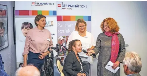  ?? FOTO: EUTB ?? Carolyn Kempers, Heidi Graf und Monika van Bebber, von links, bei der Eröffnung in Kleve.