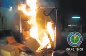  ?? Federal Aviation Administra­tion 2014 ?? A video shows a fire during a test at the FAA’s technical center in New Jersey.
