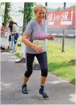  ?? FOTO: HEIKO LEHMANN ?? Inge Kadolsky aus Bischmishe­im war mit 84 Jahren die älteste Teilnehmer­in des Frauenlauf­s.