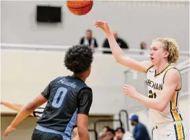  ?? Marvin Pfeiffer/staff photograph­er ?? Camden Cowgill, right, and Brennan are undefeated in District 29-6A with a 13-0 record and are 25-4 overall.