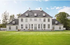  ??  ?? La Maison Rosenlund, qui abrite les bureaux de HowardScot­t, au Danemark.
