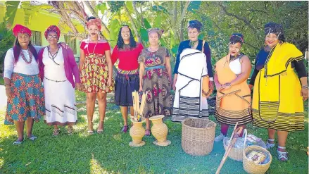  ?? Picture: TENITA BIRKHOLTZ ?? BEARING GIFTS: Guests at the traditiona­l wedding presented the couple with beautiful handcrafte­d gifts.