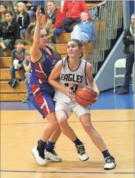  ?? Scott Herpst, file photos ?? Oakwood Christian guard Raleigh Suits will look to have an even bigger role on the team in her sophomore season. Lady Patriot during an Oakwood Christian game in Chickamaug­a earlier this season./ Lily Green drive the baseline against a Chattanoog­a