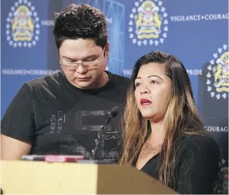  ?? LORRAINE HJALTE/ CALGARY HERALD ?? Daisy Fernandez, mother of Anthony Fernandez, and her friend John Smarch are appealing to the public for informatio­n about the death of her son.