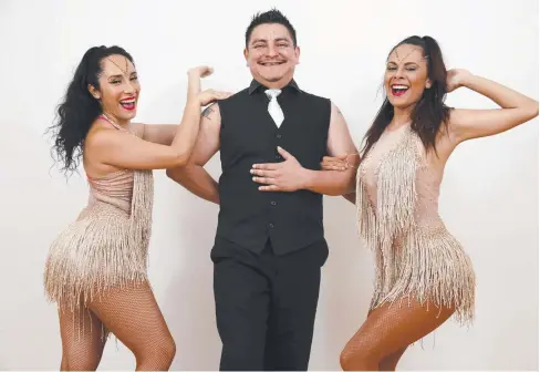  ?? Picture: ANNA ROGERS ?? ON SHOW: Sabor Dance Company director Jose Martinez with Arianna Proia and Taritah Von-Roehl, who will represent Cairns at the World Salsa Solos in Brisbane in November.