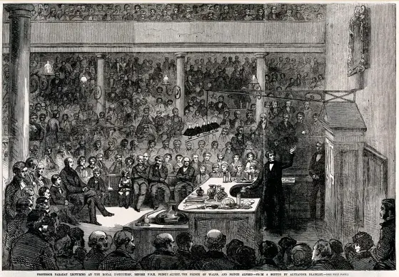  ??  ?? Above: Faraday lecturing at the Royal Institutio­n, before Prince Albert and Prince Alfred, from a sketch by Alexander Blaikley
