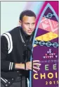  ?? MATT SAYLES/ASSOCIATED PRESS ?? Stephen Curry accepts the choice male athlete award at the Teen Choice Awards at the Galen Center on Sunday in Los Angeles.