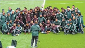  ??  ?? La foto grupal de la selección mexicana de futbol