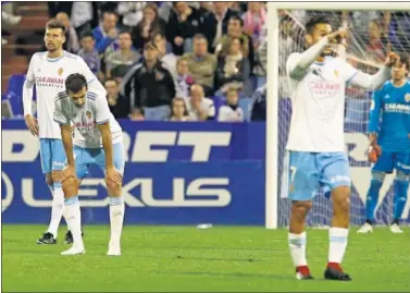  ??  ?? OCHO JORNADAS SIN GANAR. El Zaragoza ya ocupa plaza de descenso a Segunda División B.