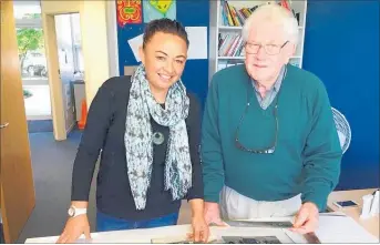  ??  ?? Current Otane School principal Rachel Kingi and past principal Forbes Newton.