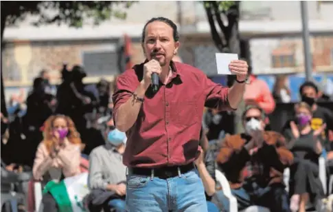  ?? POOL ?? El candidato de Unidas Podemos, Pablo Iglesias, durante un acto de campaña en Lavapiés