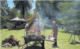  ?? ?? Gastronomí­a. Para saborear el exquisito asado argentino.