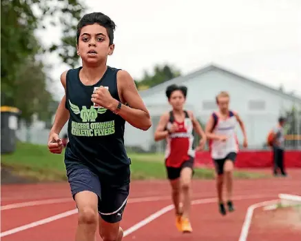  ?? DAVID JOSEPH / PHOTOTEK.NZ ?? Mangere-Otahuhu’s Kayzon Kruger won his 400m at the Counties Manukau Athletics Champonshi­ps by an impressive margin of almost 4s.