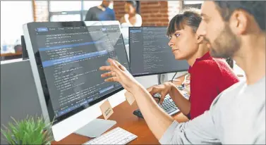  ?? SHUTTERSTO­CK ?? DE ESTO SE HABLA. Programar en Java Script, HTML, SQL y Phyton, las habilidade­s más pedidas.