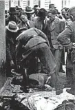  ?? 1942 těl parašutist­ů 18. června FOTO ČTK ?? Identifika­ce