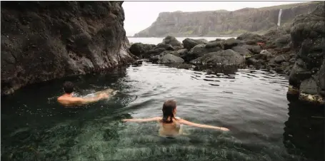  ?? Pictures: Wild Guide Scotland 2022 ?? One of the many wild swimming areas highlighte­d is Talisker Bay in Skye