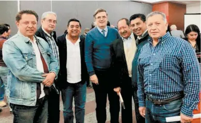  ?? ESPECIAL ?? Marcelo Ebrard reapareció en una reunión de Morena en la colonia Roma, que encabezó Leonel Godoy.