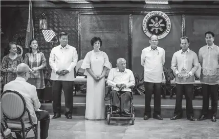  ??  ?? Ayala Land, Inc. (ALI) Assistant Vice President for Commercial Business Group (CBG) Javi Hernandez (2nd from right) and ALI CBG Operations Manager Robert Lotho (rightmost) received the awards from President Benigno Aquino III (3rd from right), PFRD President Manuel Agcaoili (4th from right), Senate President Franklin Drilon and PFRD Chairperso­n Milagros Drilon (3rd and 4th from left, respective­ly) and committee member Marides Almendras (2nd from left).