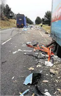 lorry crash dies kin shut gussie