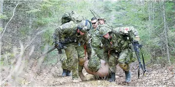  ??  ?? Le Défi Starlight a permis d’évaluer la préparatio­n opérationn­elle des unités provenant des armées canadienne, américaine et britanniqu­e.