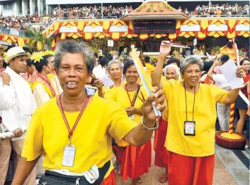  ??  ?? OPENING SALVO. Always a crowd drawer, the Sinulog festival is allowing real estate developers to promote their projects to clients who are in town to celebrate and pay homage to the Sto. Niño. SUNSTAR FOTO / ARNI ACLAO