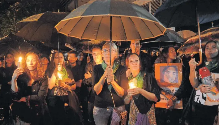  ?? JOSÉ ALMEIDA ?? Justicia. El reclamo de familiares y amigos de Micaela García, abusada y asesinada en abril de este año en Entre Ríos por un violador que estaba en libertad condiciona­l.