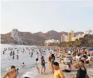  ?? ARCHIVO ?? Turistas en las playas de la ciudad de Santa Marta.