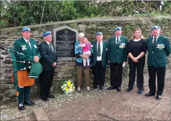  ??  ?? Irish United Nations Veterans Associatio­n Piper, Anto Byrne, with Chairman Post 25, Tom McCarthy; Annie McElligott-O’Connor and her grand-daugher Emma Fleming; Post 2 Chairman, Con ‘Rocky’ Roche; Private John O’Mahony, Post 2; Dr. Margaret Fleming and...