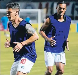  ?? FOTO: CORTESÍA CLUB OLIMPIA ?? MATÍAS GARRIDO y DIEGO REYES EN EL CALENTAMIE­NTO ANTE REAL DE MINAS. ¿HARÁ CAMBIOS PEDRO TROGLIO Esta NOCHE CONTRA LOBOS...?