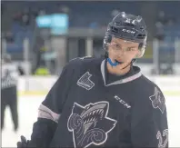  ?? FILE PHOTOS ?? Jeremy McKenna, left, and Carson MacKinnon will play against each other in the first round of the Quebec Major Junior Hockey League playoffs.