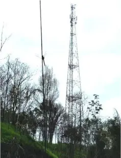  ??  ?? A telecommun­ication tower at Nanga Engkuah Ulu Katibas which has not been functionin­g for many months.