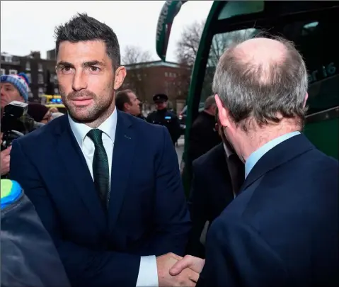  ??  ?? Rob KearMinist­er for Transport, Tourism and Sport, Shane Ross, T.D. greets Ireland’s Rob Kearney during the Ireland Rugby homecoming at the Shelbourne Hotel in Dublin. The Minister late confused Rob Kearney with his brother Dave in a tweet, with the...