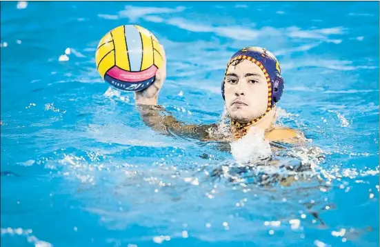  ?? LLIBERT TEIXIDÓ ?? Alberto Munárriz, alumno aventajado de la nueva generación del waterpolo español, es el máximo goleador de la selección