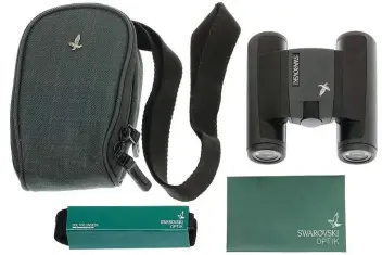  ??  ?? The 10x25 CL Pocket binoculars are supplied with a carry bag, strap and rain cover.