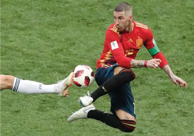  ??  ?? Ook aanvoerder Sergio Ramos vond geen barst in de Russische afweergord­el.