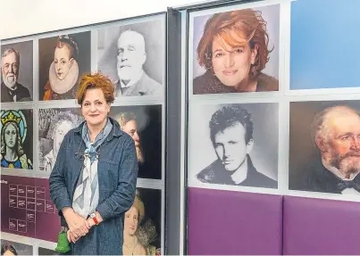  ?? Picture: Sarah Burns. ?? Barbara Dickson next to her portrait on the Wall of Fame.