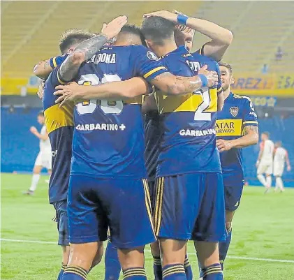  ??  ?? A pie firme. Boca redondeó un sólido papel en la fase de grupos y choca contra un rival muy inestable.