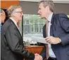  ?? GEORG ES SCHNEIDER ?? Hartwig Löger am Weißen Haus vorbei (links) auf dem Weg zum Treffen mit Bill Gates