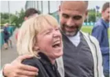  ?? FOTO LIEVEN VAN ASSCHE ?? Mama De Bruyne en Guardiola.