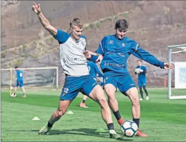  ??  ?? VUELTA GOLEADORA. Samuele Longo regresó al once en Alcorcón y lo hizo marcando el gol insular.