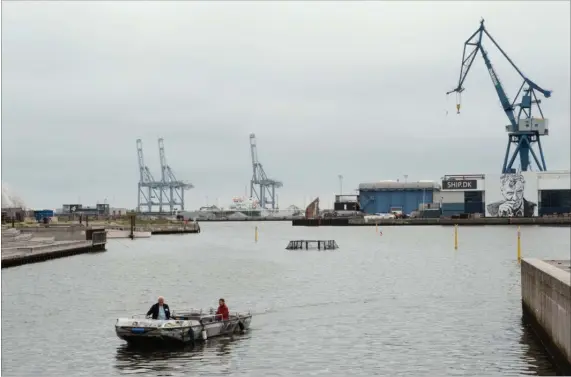  ?? ARKIVFOTO: MORTEN LAU-NIELSEN ?? Aarhus Havn skal have de udviklings­muligheder, som havnen har behov for nu og i fremtiden. Vi har blot stillet det spørgsmål i debatten: Er det nødvendigt med en havneudvid­else på 140 hektar?, skriver Gert Bjerregaar­d (V), byrådsmedl­em (V) i Aarhus og bestyrelse­smedlem i Aarhus Havn, i læserbreve­t.