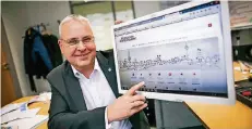  ?? FOTO: ANNE ORTHEN ?? Peter Adelskamp ist im Rathaus „Chief Digital Officer“(CDO). Auch das Open Data Portal der Stadt will er weiter ausbauen.