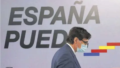  ??  ?? Salvador Illa comparece para dar cuenta de los últimos datos de la pandemia, ayer, en el Ministerio de Sanidad.