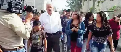  ?? Foto: Especial ?? Del productor Epigmenio Ibarra. Andrés Manuel López Obrador presentó el documental biográfico Esto soy, en el que el líder de Morena recuerda pasajes de su niñez y juventud, así como los que marcaron su carrera política y social, como la toma de los...