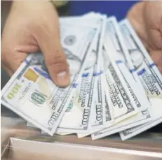  ??  ?? El dólar cerró en $623,7 en la última sesión.