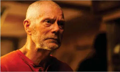  ?? Vasquez/Plaion Pictures ?? Evasive and shifty-eyed … Stephen Lang is Old Man in Lucy McKee’s unconvinci­ng psychologi­cal horror film. Photograph: Jason F