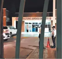  ?? FOTO: JIMMY ARGUETA ?? La sesión extraordin­aria del CU se realizó ayer a puertas cerradas en el Consultori­o Jurídico de la UNAH.