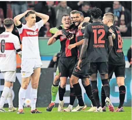  ?? FOTO: DPA ?? Im Viertelfin­ale Anfang Februar gegen Stuttgart holte die Werkself zwei Mal einen Rückstand auf und gewann dank eines Kopfballto­rs von Jonathan Tah in der letzten Minute der regulären Spielzeit.